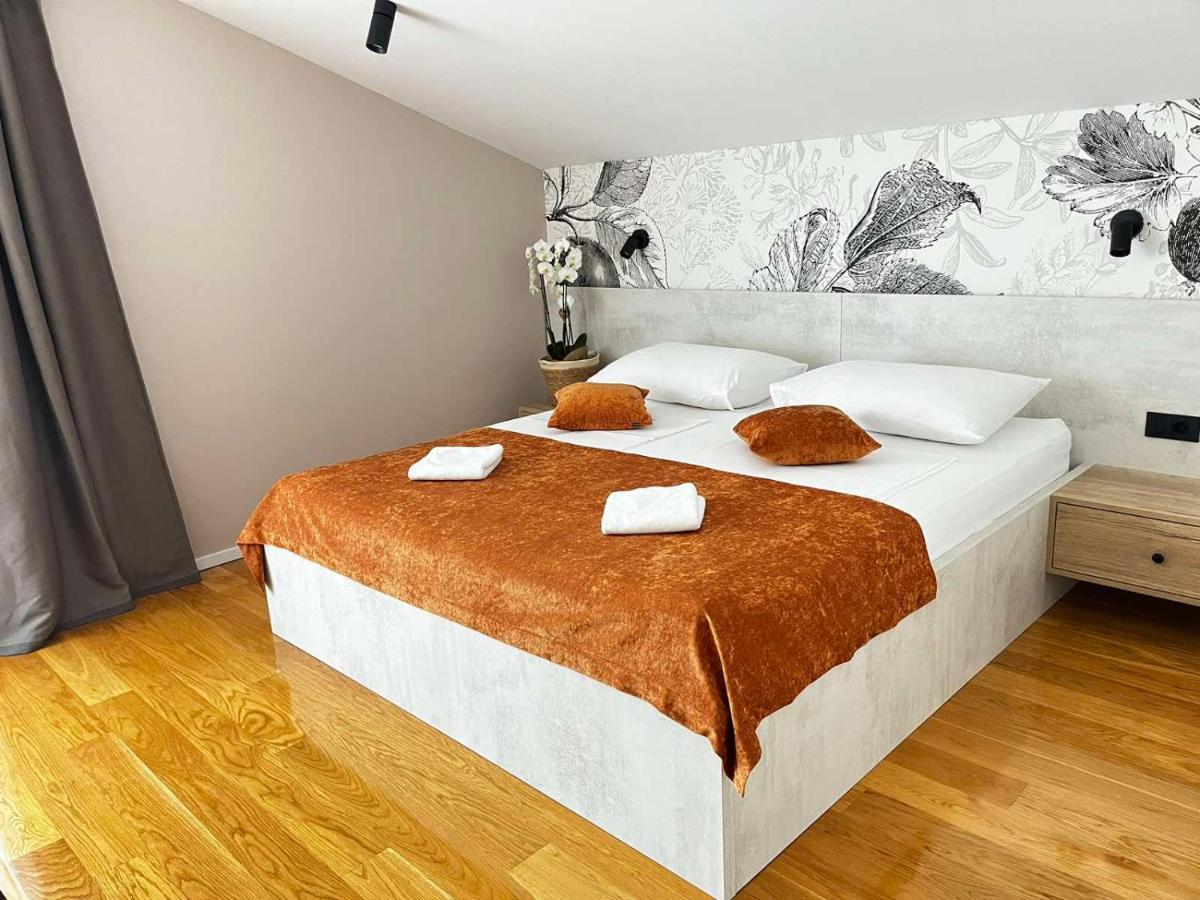 Memori Bed&Breakfast Rab Town Exterior foto